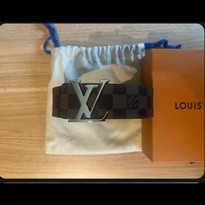 💰SOLD💰Authentic Louis Vuitton LV Reversible Belt size 90